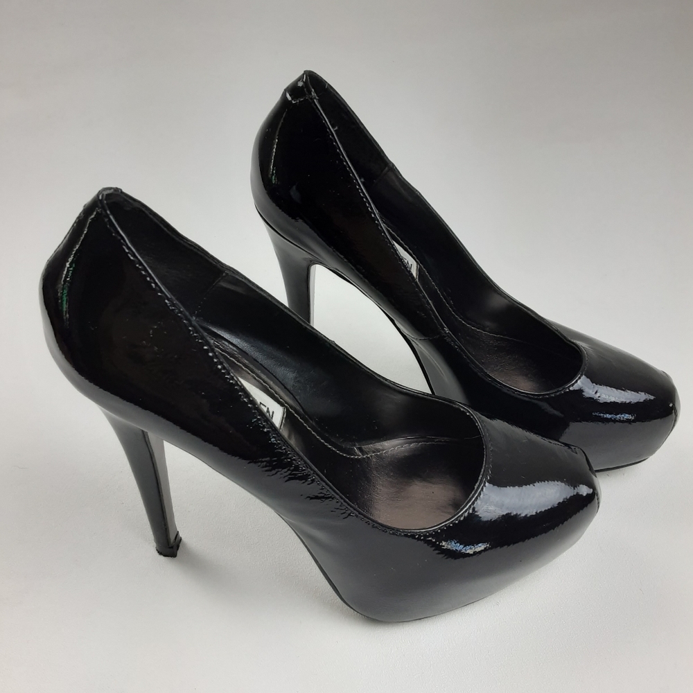 Steve Madden Patten Leather Pump Heels